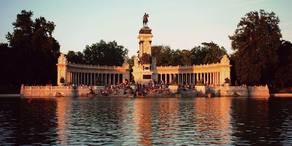 Monumento a Alfonso XII que ver en el Retiro Monumento a Alfonso XII que ver en el Retiro