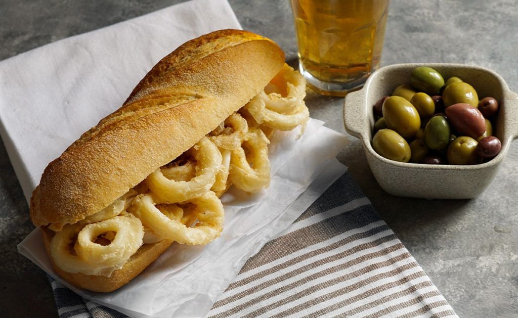 Origen del bocadillo de calamares madrileño